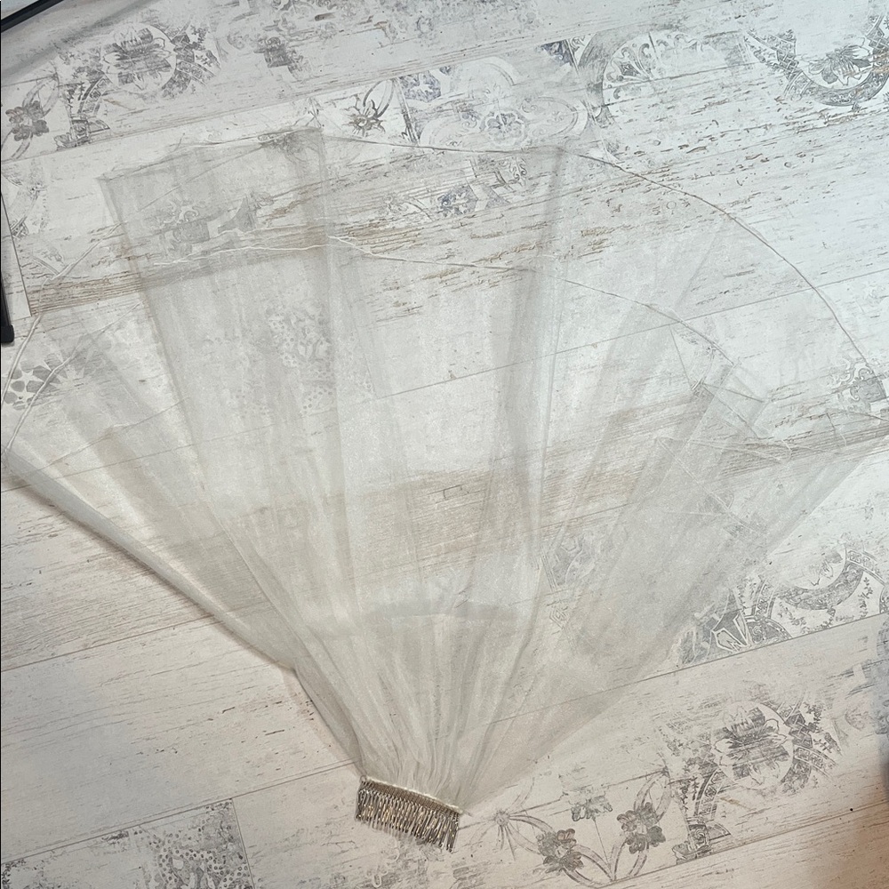 Vintage White Mesh Bridal Veil